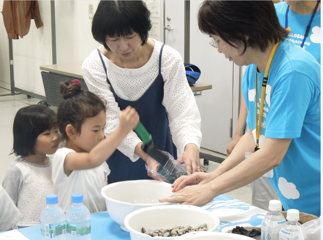 http://www.unicef-hokkaido.jp/img/%E3%81%8A%E6%B0%B4%EF%BC%92.PNG