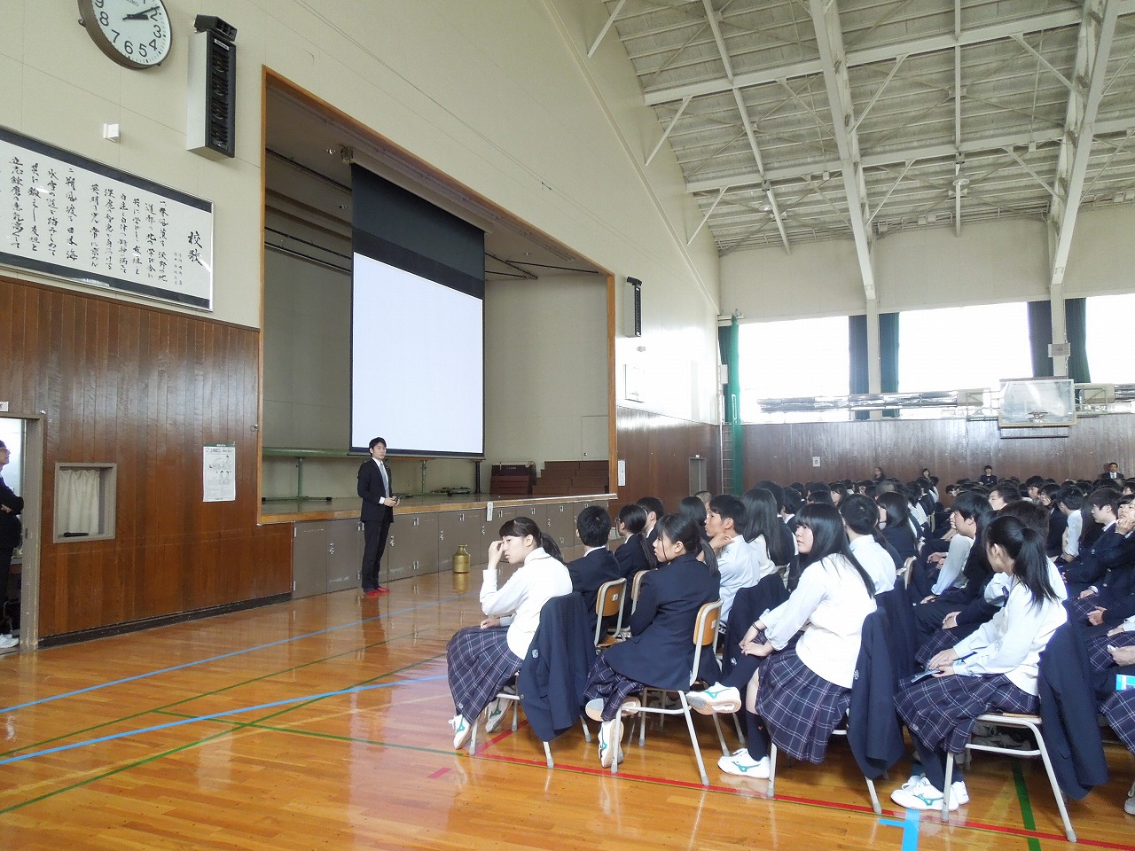 http://www.unicef-hokkaido.jp/img/%E3%82%AD%E3%83%A3%E3%83%A9%E3%83%90%E3%83%B3%EF%BC%93.jpg