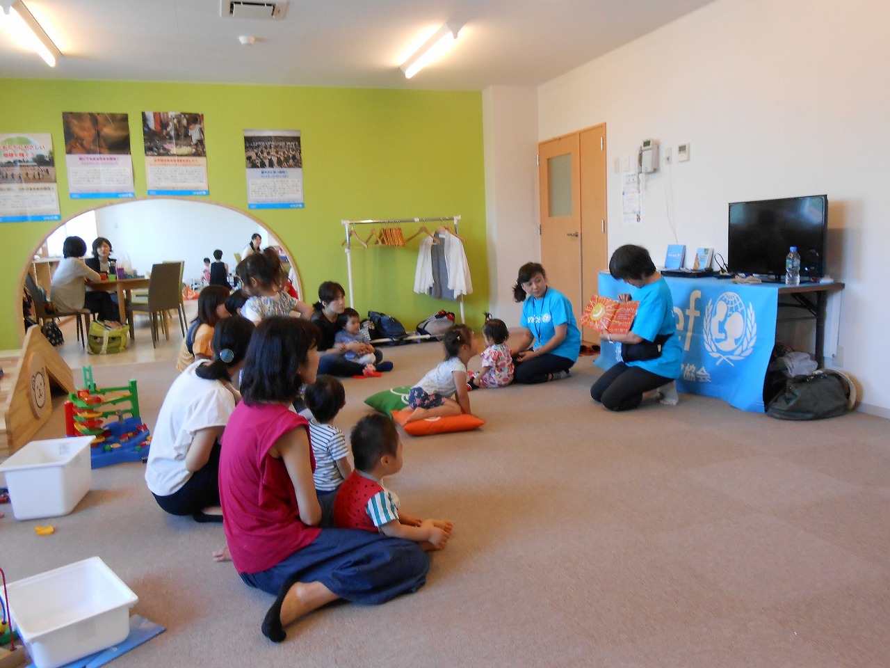 http://www.unicef-hokkaido.jp/img/%E3%83%A6%E3%83%8B%E3%82%BB%E3%83%95%E5%B1%95%EF%BC%95.jpg