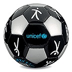 http://www.unicef-hokkaido.jp/img/12P701_00%5B1%5D.jpg