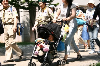 http://www.unicef-hokkaido.jp/img/20090628_LOVEWALK_CM_156.jpg