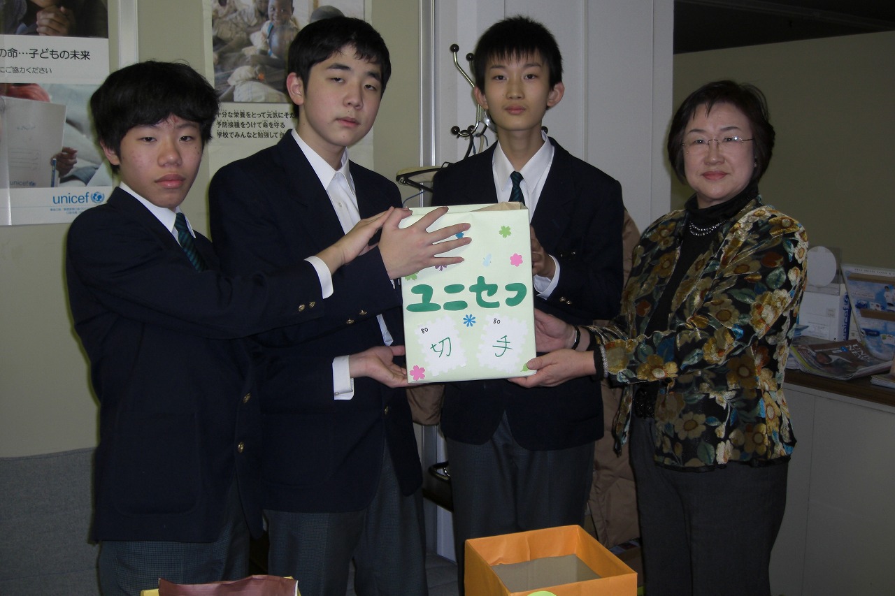 http://www.unicef-hokkaido.jp/img/20091211hassamunisityuugakkou.jpg