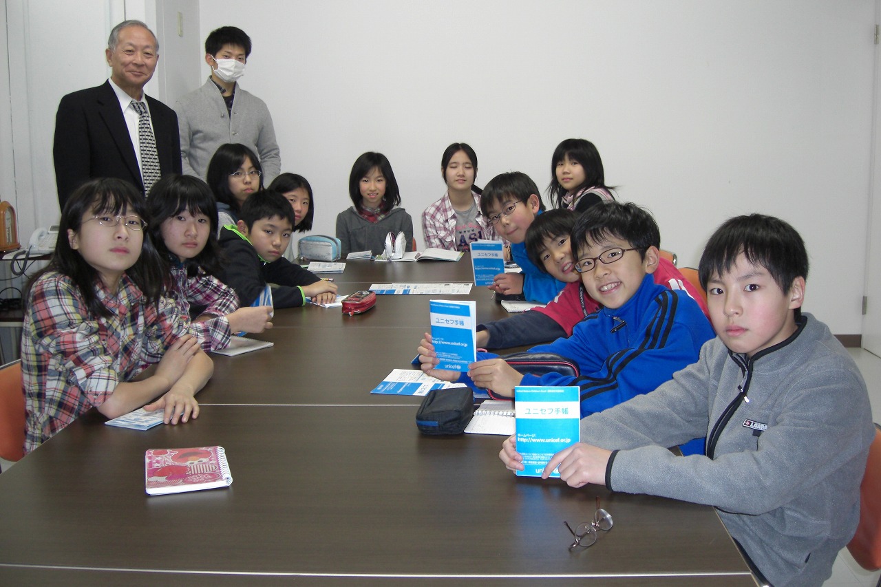 http://www.unicef-hokkaido.jp/img/20091214hassamusyougakkou.jpg