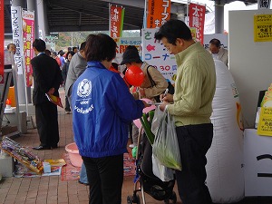 http://www.unicef-hokkaido.jp/img/20101003tabeturaisetu_obihiro4.jpg