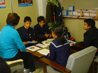 http://www.unicef-hokkaido.jp/img/20101021yamahanatyuugakkou2.jpg