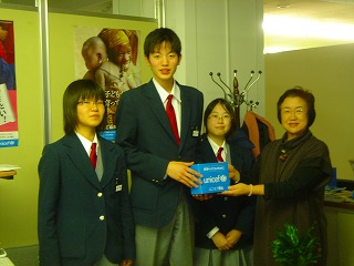 http://www.unicef-hokkaido.jp/img/20101203miyanookatyuugakkou.jpg