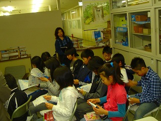 http://www.unicef-hokkaido.jp/img/20101206hassamusyougakkou1.jpg