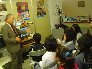 http://www.unicef-hokkaido.jp/img/20101206hassamusyougakkou2.jpg