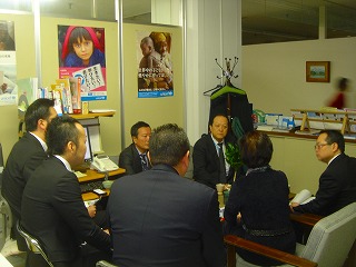 http://www.unicef-hokkaido.jp/img/20101220kirin_danon1.jpg