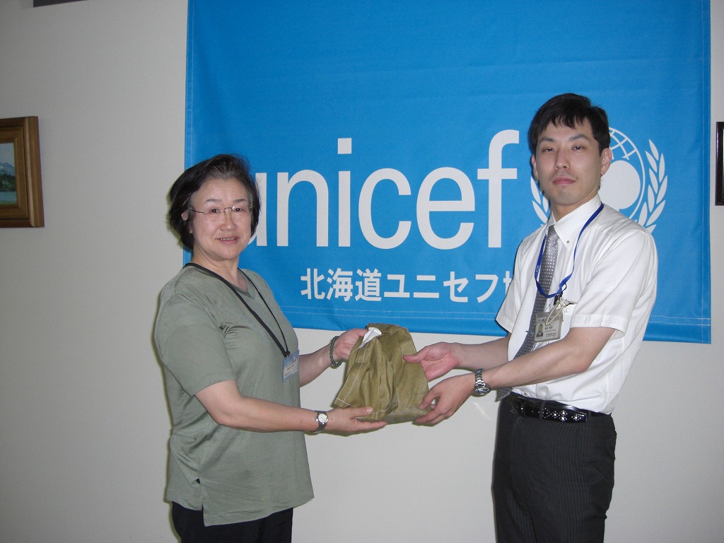 http://www.unicef-hokkaido.jp/img/2011.07.14%20alsok.jpg