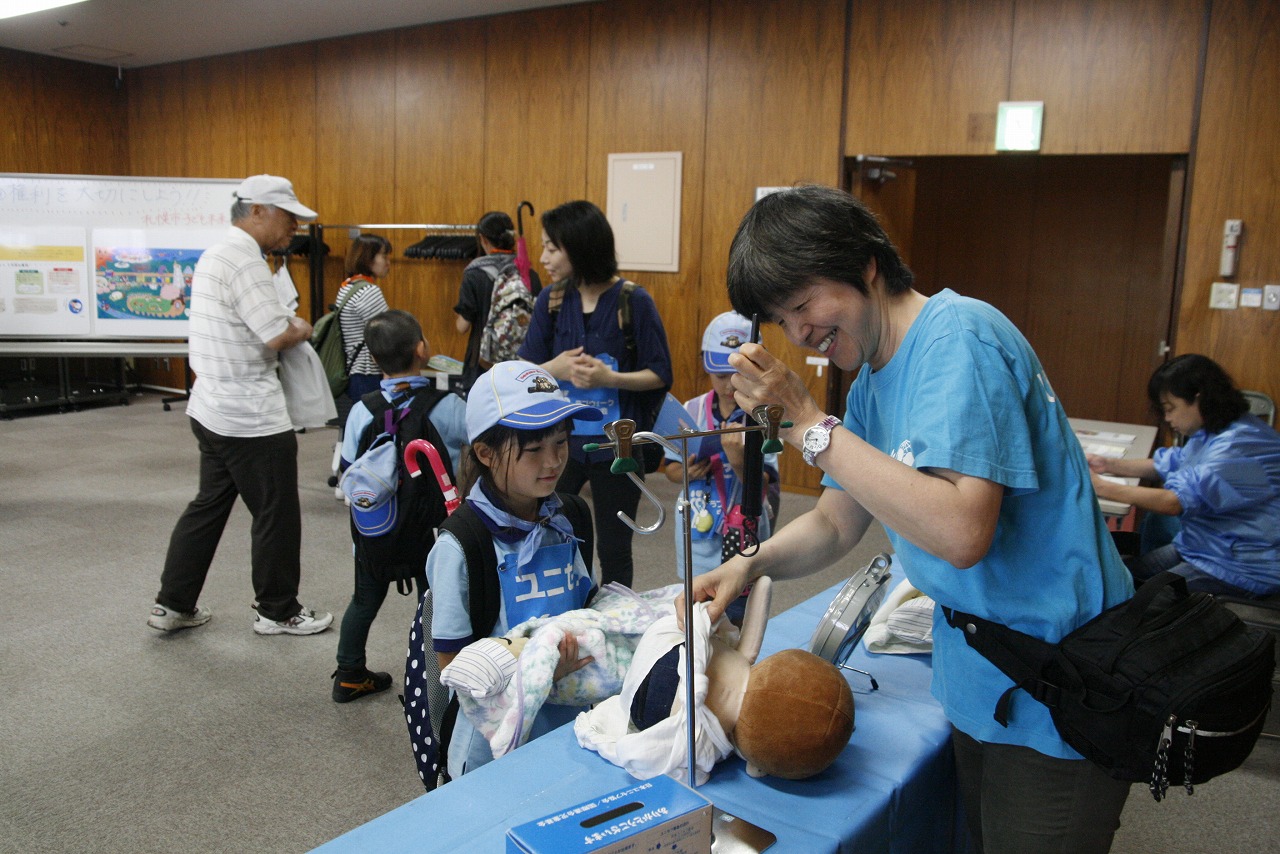 http://www.unicef-hokkaido.jp/img/2018%E3%83%A9%E3%83%96%E3%82%A6%E3%82%A9%E3%83%BC%E3%82%AF%EF%BC%92.jpg