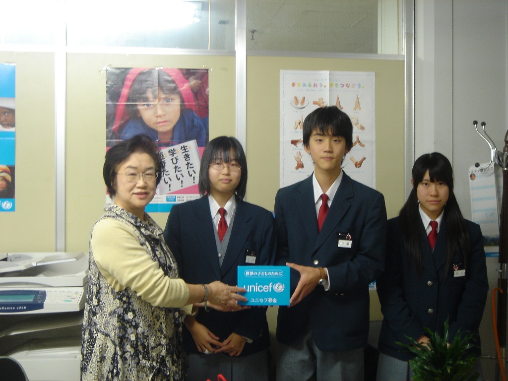 http://www.unicef-hokkaido.jp/img/DSC02391.jpg