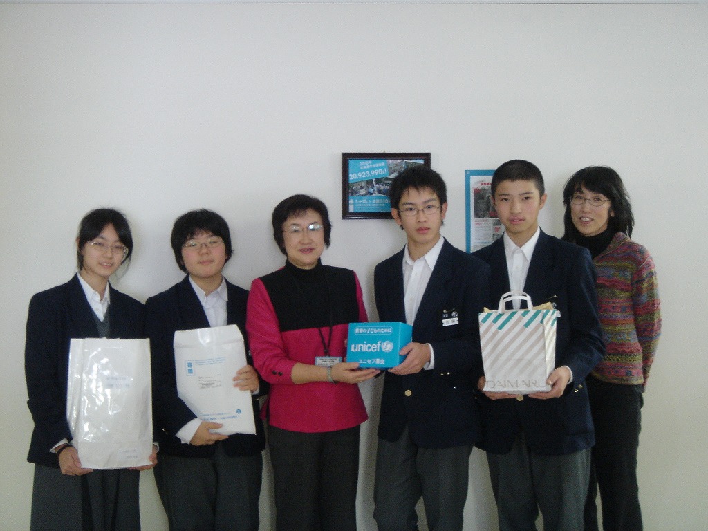 http://www.unicef-hokkaido.jp/img/DSC02446.jpg