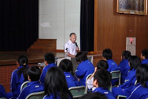 http://www.unicef-hokkaido.jp/img/hanakawa.jpg