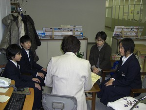 http://www.unicef-hokkaido.jp/img/maeda2.jpg