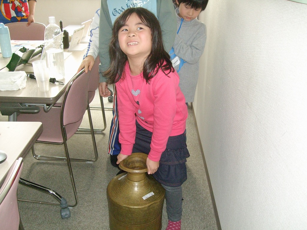 http://www.unicef-hokkaido.jp/img/oyakowintervacation2.jpg